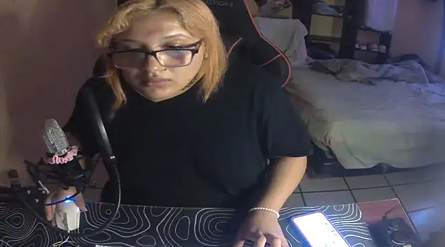 belenvaleria online show from February 2, 2025, 9:56 pm