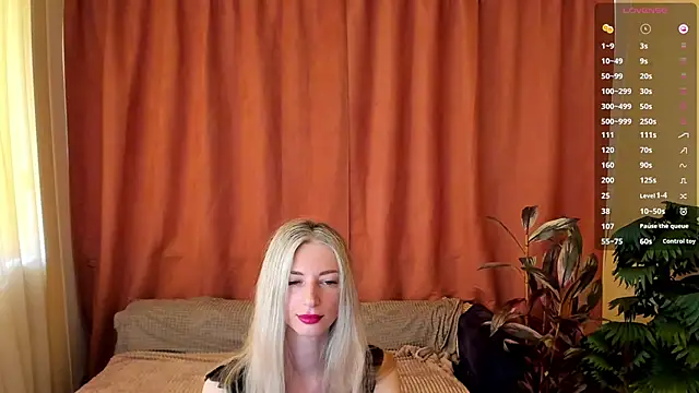 skinnyladyy online show from March 31, 2026, 2:13 am