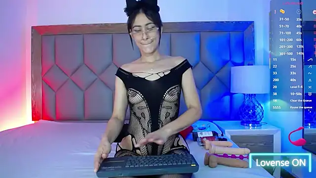 PamelaaPonce online show from November 6, 2025, 1:59 pm