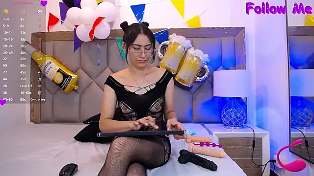 PamelaaPonce online show from September 29, 2025, 6:57 pm