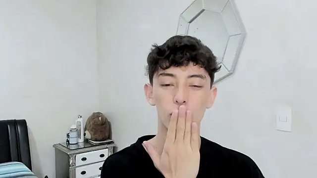 miketwink online show from March 13, 2026, 7:52 pm