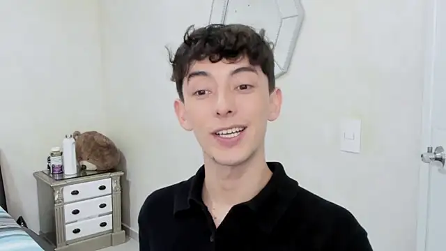 miketwink online show from March 16, 2026, 9:39 pm