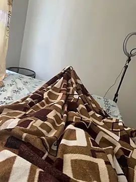 jhonnes  online show from September 28, 2025, 2:13 pm