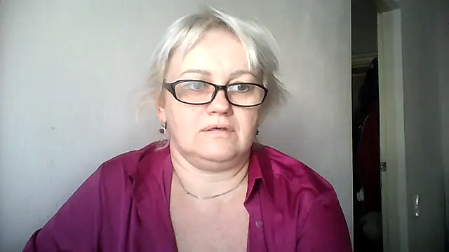 Mayya4321 online show from September 18, 2025, 10:18 am