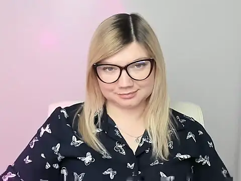 Lola moree online show from October 17, 2025, 12:07 pm