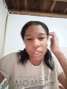 Zaira Rose  online show from June 17, 2026, 11:25 pm