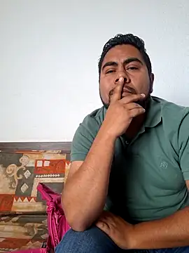 ElreyMiguel online show from February 10, 2026, 7:13 pm