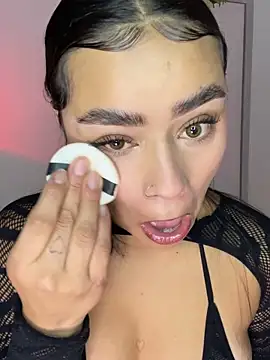 meli ortiz  online show from October 13, 2025, 1:34 pm