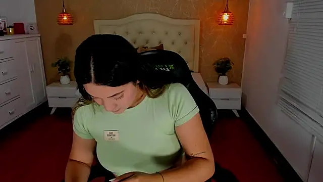 Hadley  online show from June 11, 2026, 3:03 am