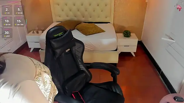 Hadley  online show from September 19, 2025, 2:59 am