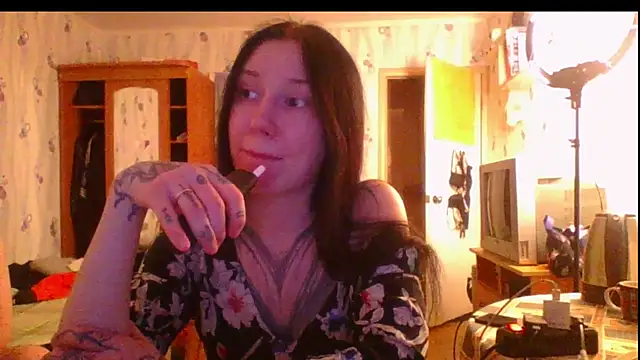 Snapshot of RussNocturnal chatting on March 19, 2026, 4:18 pm RussNocturnal online show from March 19, 2026, 4:18 pm