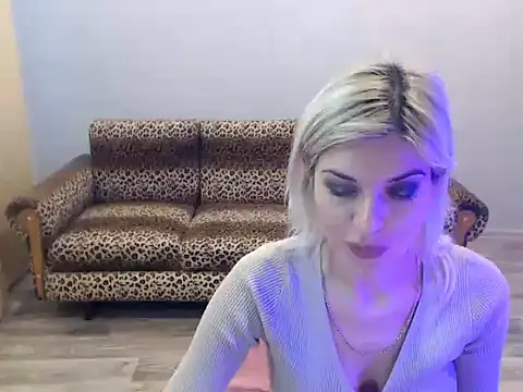 SexyBeatriice online show from November 28, 2025, 7:30 am