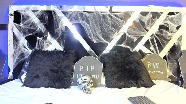 AliDiaz  online show from October 27, 2025, 7:15 pm