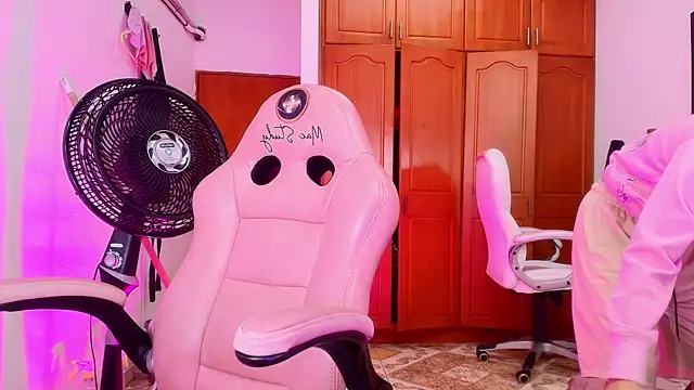 sharlott miller online show from March 5, 2025, 12:00 pm