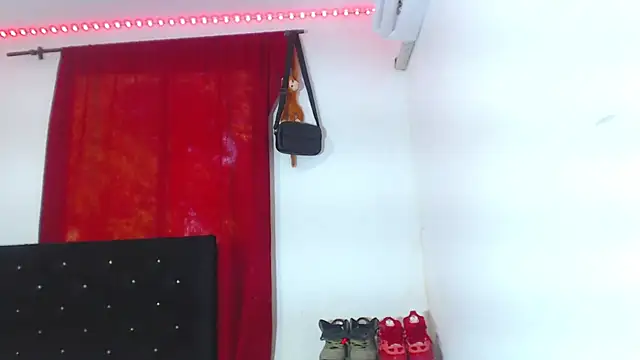 hot man05 online show from March 20, 2025, 12:32 pm