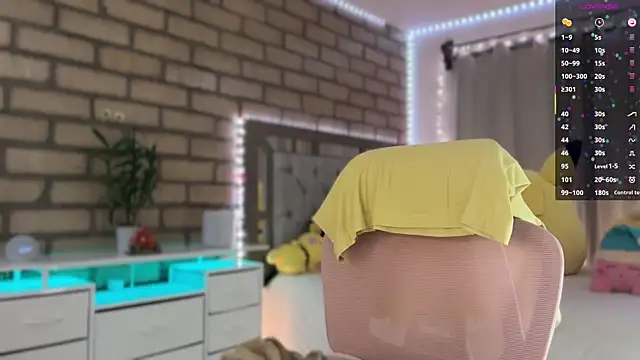 biel biel online show from September 23, 2025, 3:57 am