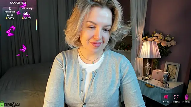 Nikki Kai online show from October 31, 2025, 11:33 pm