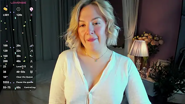 Nikki Kai online show from December 19, 2025, 12:36 am