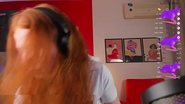 Snapshot of SophieOuld chatting on September 22, 2025, 3:23 am SophieOuld online show from September 22, 2025, 3:23 am