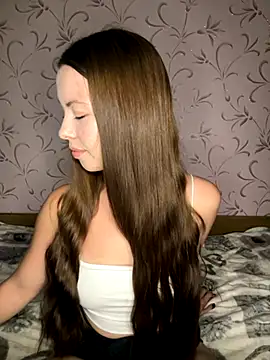 Arielle Swan online show from October 1, 2025, 2:21 pm