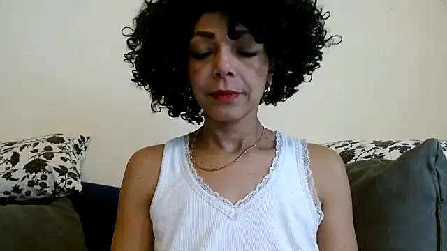 Snapshot of Lunasquirt1985 chatting on February 19, 2026, 12:57 pm Lunasquirt1985 online show from February 19, 2026, 12:57 pm