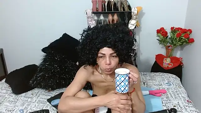 Snapshot of Lunasquirt1985 chatting on February 13, 2026, 12:05 pm Lunasquirt1985 online show from February 13, 2026, 12:05 pm