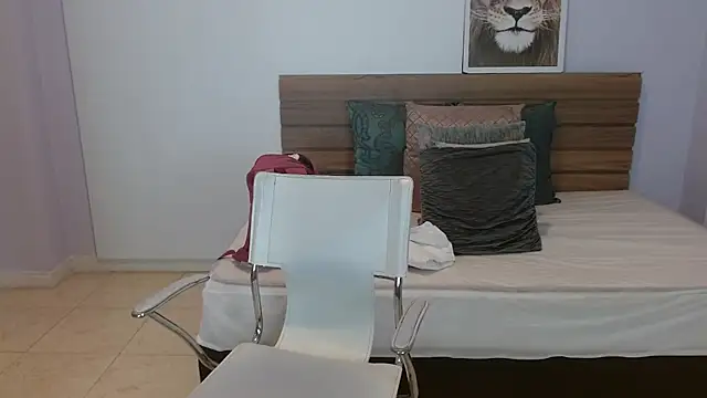 brendathompson  online show from March 15, 2025, 3:29 am