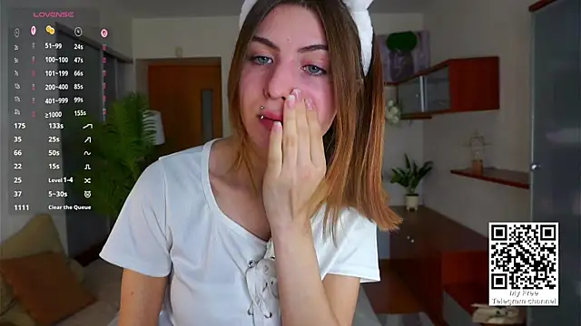 ErlinaBuoy online show from November 20, 2025, 7:20 am