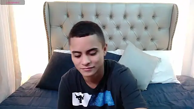 Snapshot of Liiamthompson chatting on July 13, 2026, 12:15 pm Liiamthompson online show from July 13, 2026, 12:15 pm
