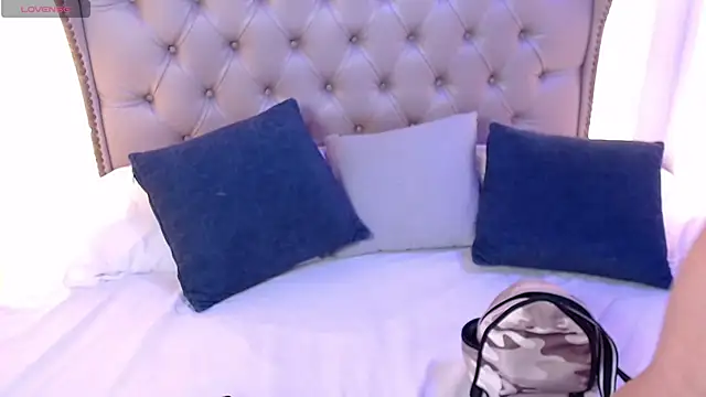 Snapshot of Liiamthompson chatting on August 3, 2026, 3:29 pm Liiamthompson online show from August 3, 2026, 3:29 pm