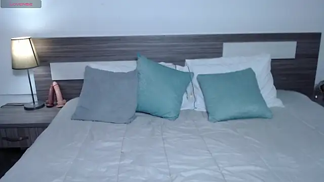 Liiamthompson online show from March 6, 2026, 7:09 pm