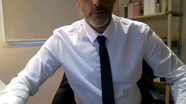 66MA69 online show from July 9, 2026, 6:58 am