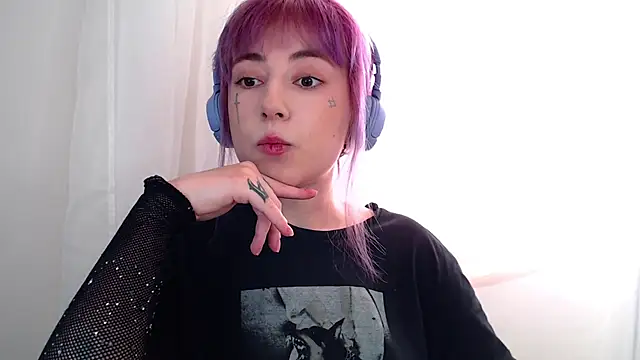 Snapshot of purplewitch chatting on February 12, 2026, 4:12 am purplewitch online show from February 12, 2026, 4:12 am