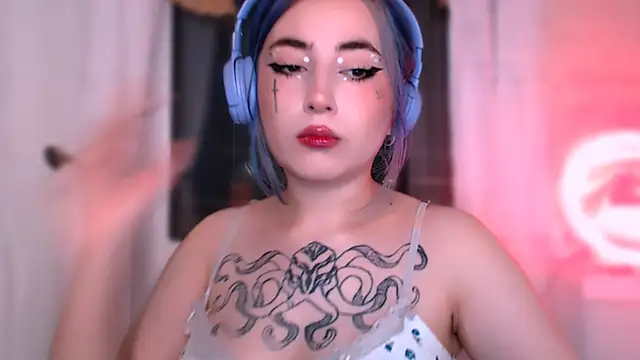 purplewitch online show from September 18, 2025, 11:08 pm