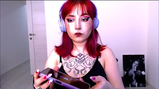 Snapshot of purplewitch chatting on March 17, 2026, 2:47 am purplewitch online show from March 17, 2026, 2:47 am