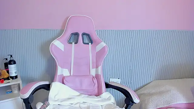 Snapshot of yeikafoxy chatting on February 20, 2026, 11:23 am yeikafoxy online show from February 20, 2026, 11:23 am