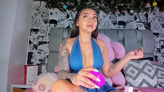 LucyRosse online show from July 17, 2026, 11:18 am