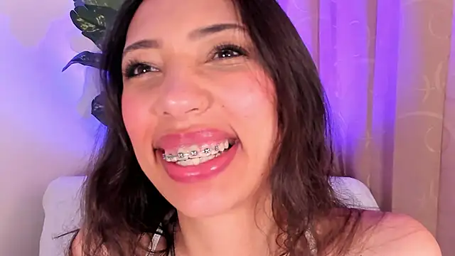 Miss veronicaa2 online show from April 29, 2026, 6:03 pm