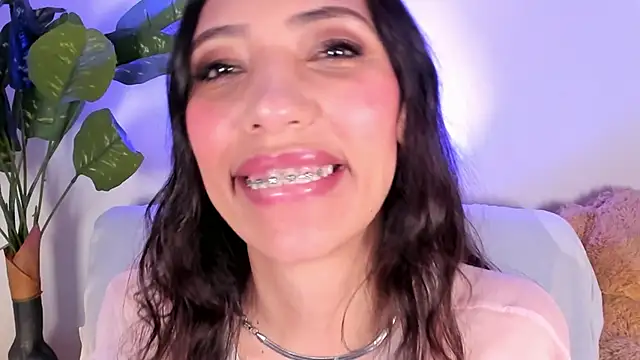 Miss veronicaa2 online show from April 27, 2026, 1:31 pm