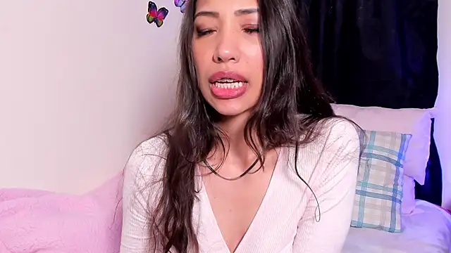 Miss veronicaa2 online show from November 24, 2025, 1:11 pm