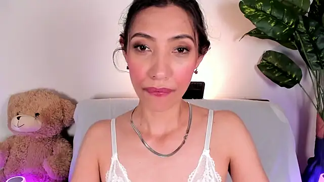 Miss veronicaa2 online show from May 8, 2026, 1:26 pm