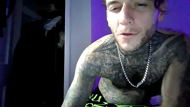 cruz815 online show from November 30, 2025, 3:24 pm