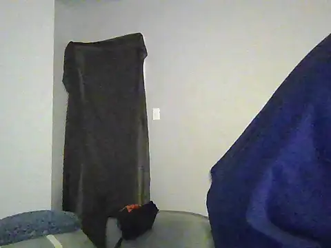 cruz815 online show from November 18, 2025, 10:24 pm