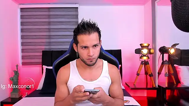 Max Conor1 online show from March 7, 2025, 11:18 am