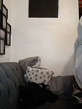 MirandaLatinaLovely online show from July 2, 2026, 4:46 pm