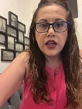 MirandaLatinaLovely online show from June 2, 2026, 5:46 pm