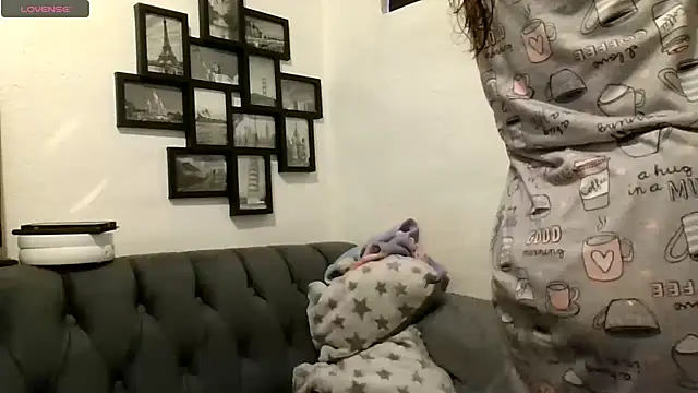 MirandaLatinaLovely online show from June 14, 2026, 5:14 pm
