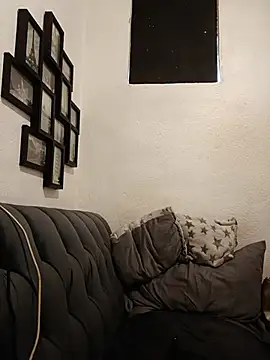 MirandaLatinaLovely online show from July 18, 2026, 4:37 pm