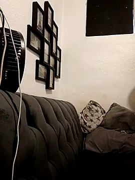 MirandaLatinaLovely online show from July 23, 2026, 4:47 pm