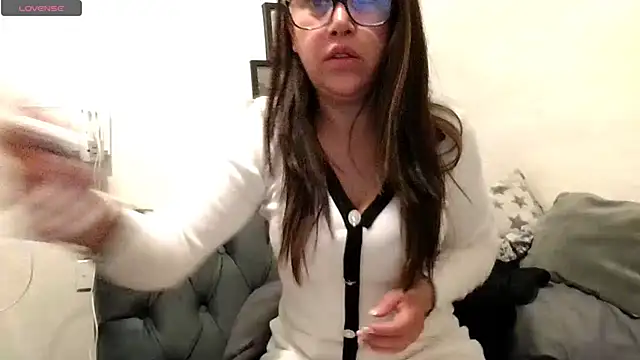 MirandaLatinaLovely online show from February 1, 2026, 6:17 pm